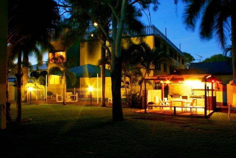 Sky View Units Bowen Aparthotel Exterior foto